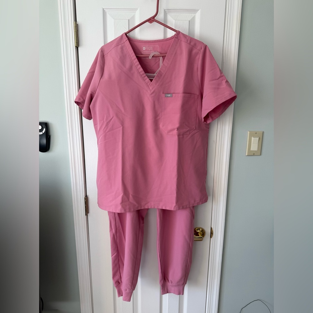 Figs Women's V-Neck Pink Scrub Set